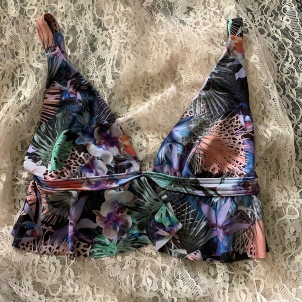 ASOS Swim bikini top only size 6 Pre owned